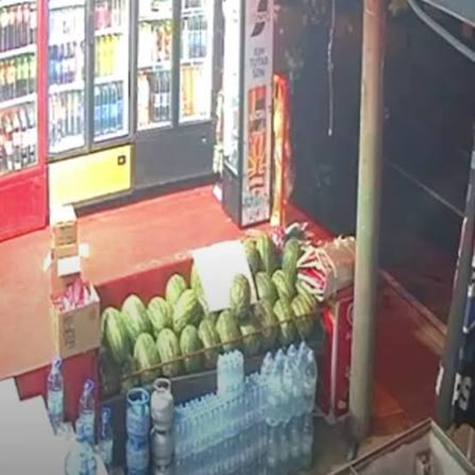 Korkutucu Kaza: Genç Kıza Otomobil Çarpıp Kaçtı