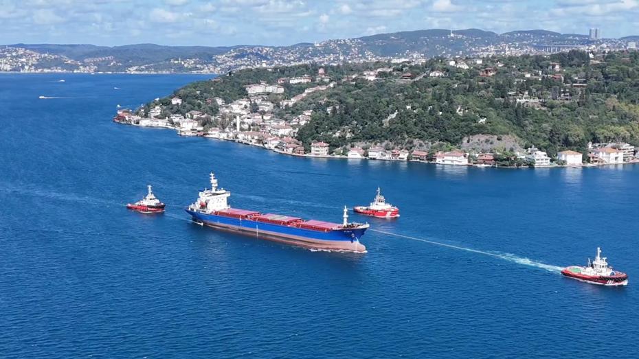 İstanbul Boğazı'ndan Geçen Rusya'ya Ait İHA Saldırısına Uğramış Özel Gemi Trafikte Kontrol Altına Alındı