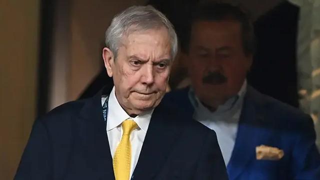 Fenerbahçe'de derbi sonrası acil zirve! Aziz Yıldırım ve yönetim statta toplandı