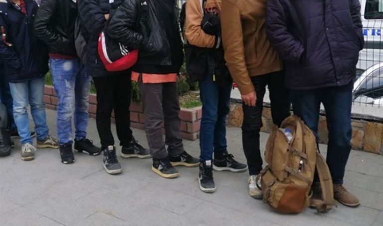 Adres: Kırklareli… 32 kaçak göçmen kamyon kasasında yakalandı – Son Dakika Türkiye Haberleri