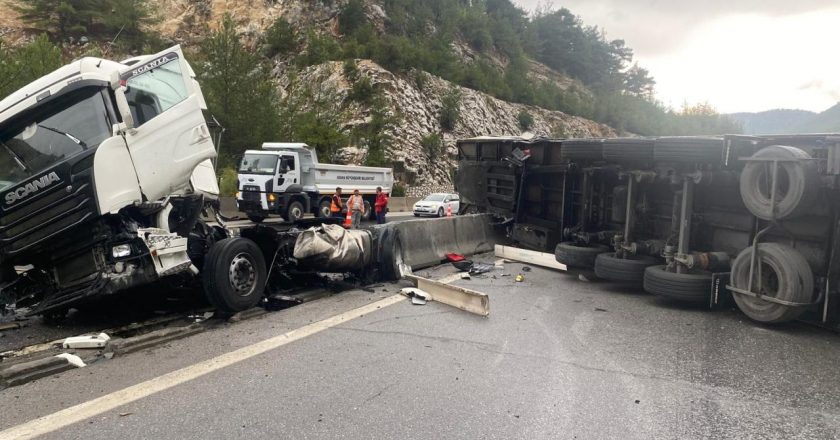 Mersin'de meydana gelen trafik kazasında 2 kişi yaralandı