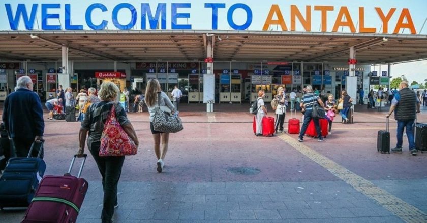 Antalya'ya rekor turist akını: Yüzde 8 artış! – Güncel ekonomi haberleri