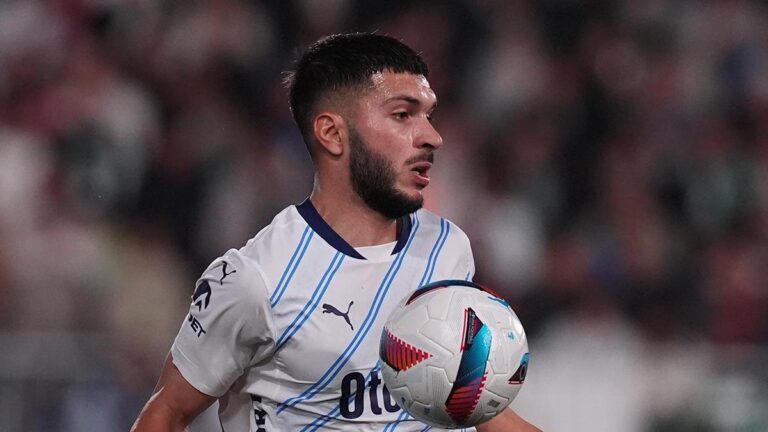 Fenerbahce ve bir milli takımın yeni yıldızı Oguz Aydin parlamaya devam ediyor