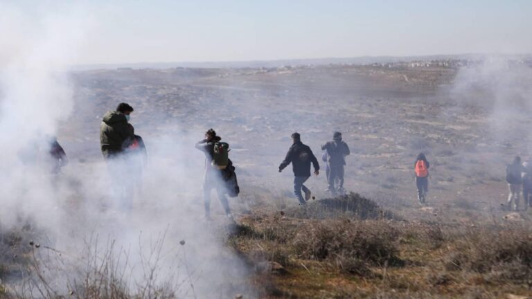 Katil İsrail’in dün sabahtan bu yana Gazze’ye düzenlediği saldırılarda 78 Filistinli öldü