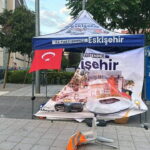 Eskişehir’de AKP standına saldırı: Gözaltına alınan şahıs tutuklandı – Son Dakika Siyaset Haberleri