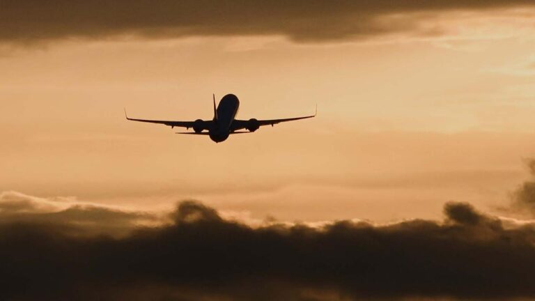 Rusya’da, İHA saldırıları nedeniyle 287 uçuş iptal edildi