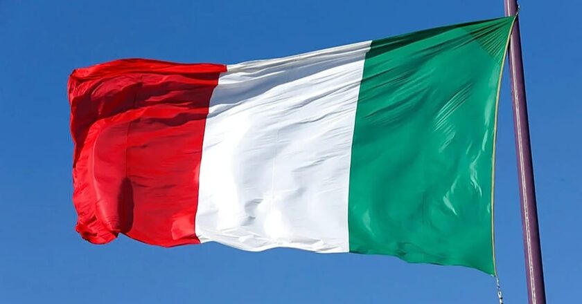 İtalya’da bir adam ölmüş annesinin emekli maaşı için kılık değiştirdi