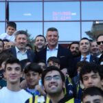 Fenerbahçe Başkanı Sadettin Saran ve yöneticiler, Rize’de okul ziyaretinde bulundu