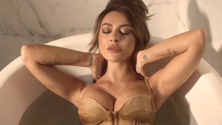 Hadise iddialı kıyafetiyle olay oldu: “Ben dizginlere gelmem”